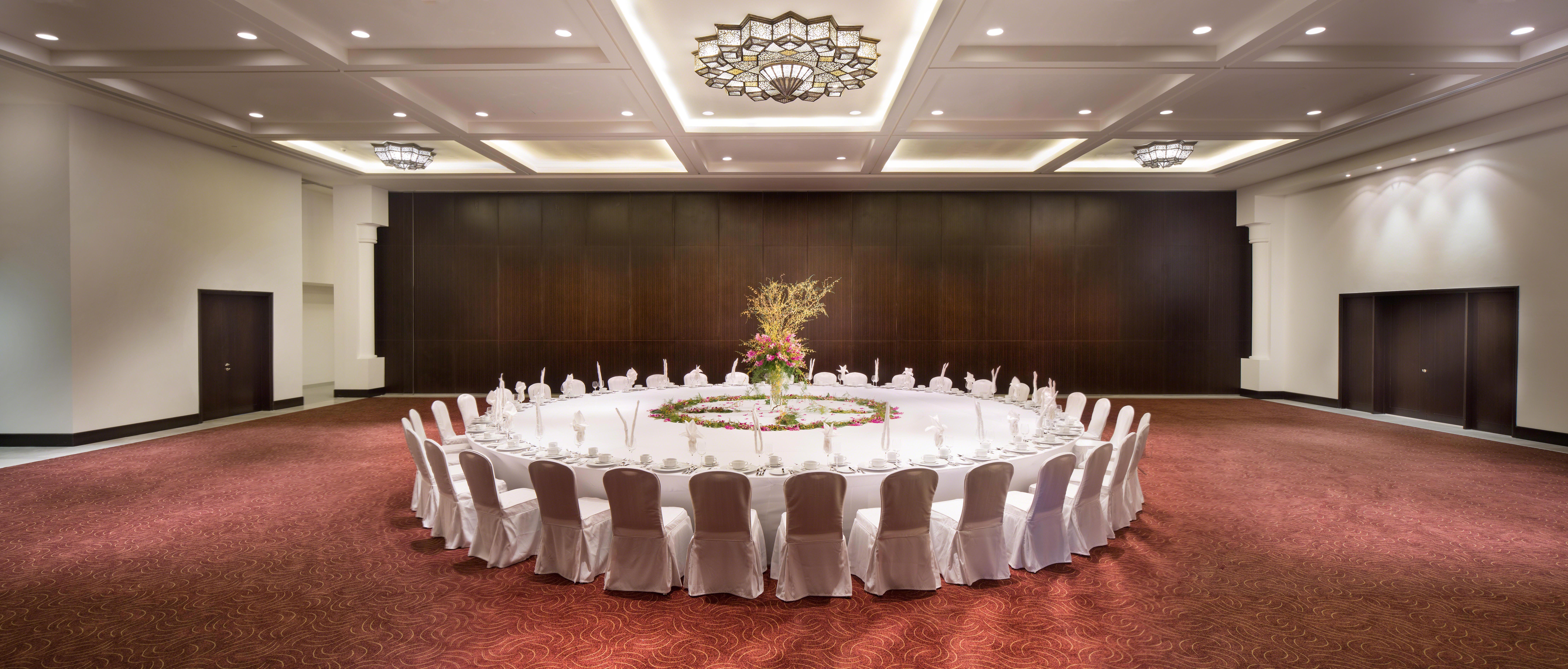 Bahi Ajman Palace Hotel Buitenkant foto The ballroom