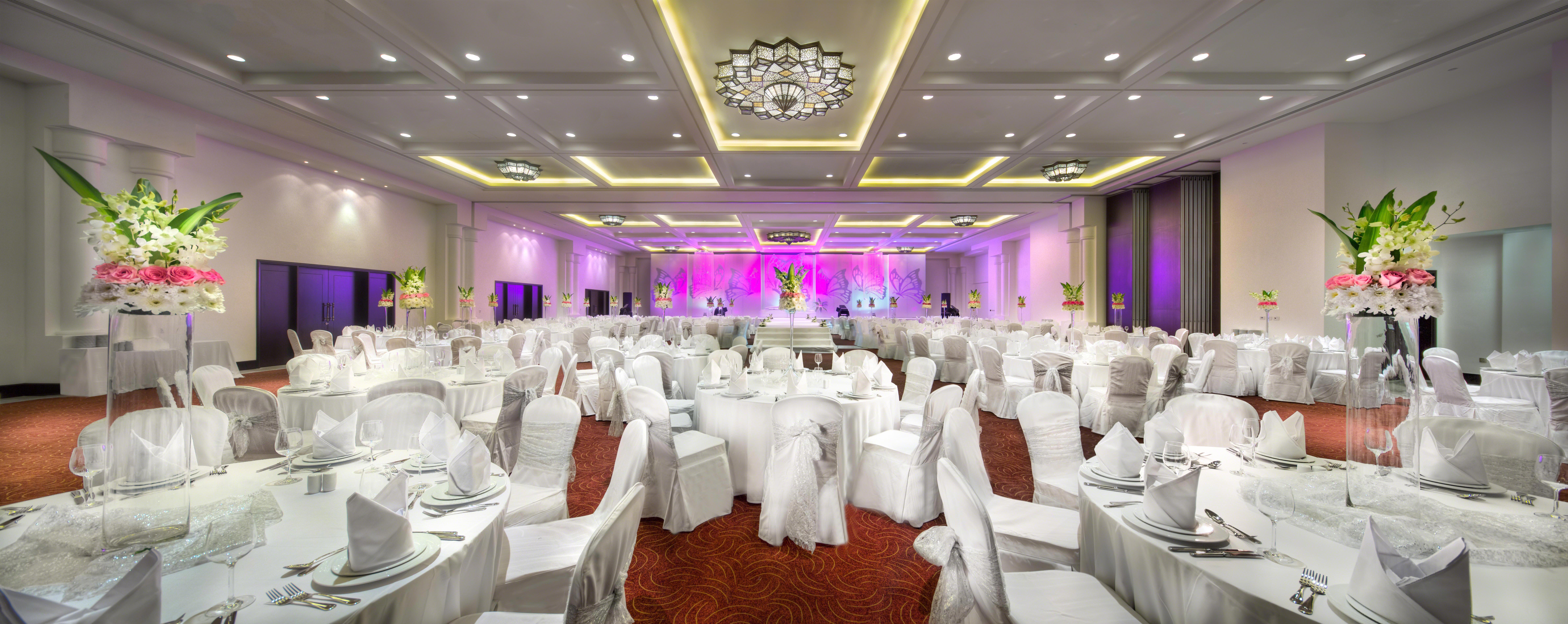 Bahi Ajman Palace Hotel Buitenkant foto The ballroom
