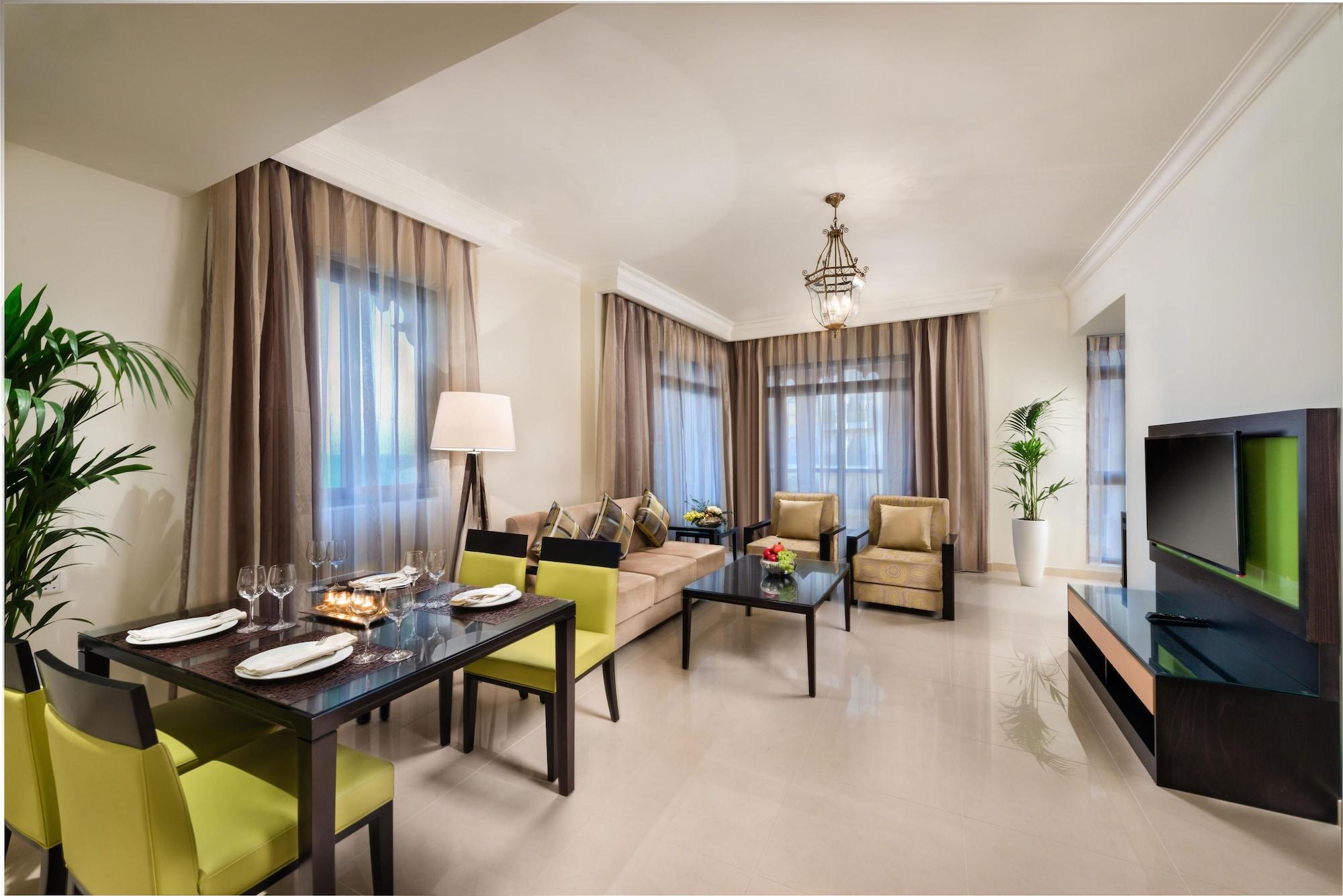Bahi Ajman Palace Hotel Buitenkant foto A living room at the hotel