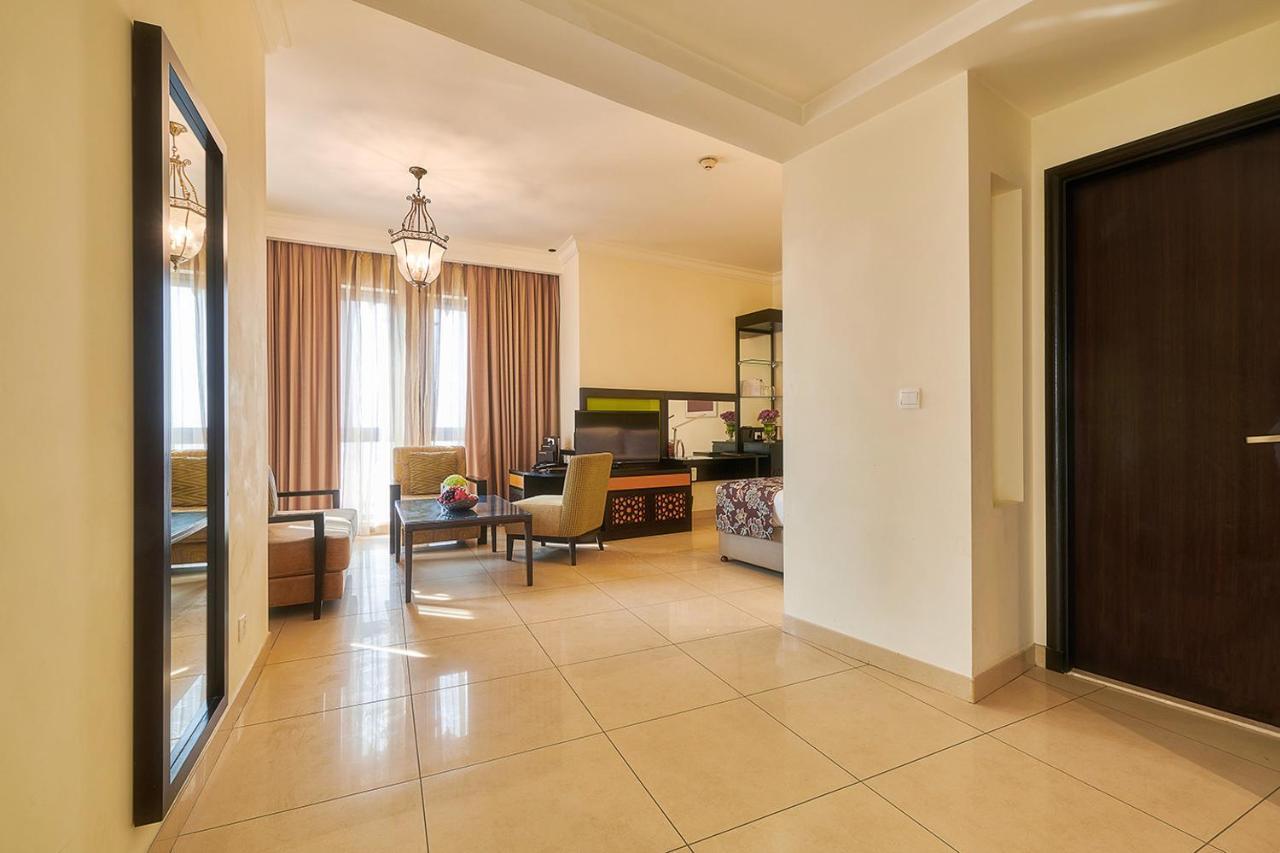Bahi Ajman Palace Hotel Buitenkant foto