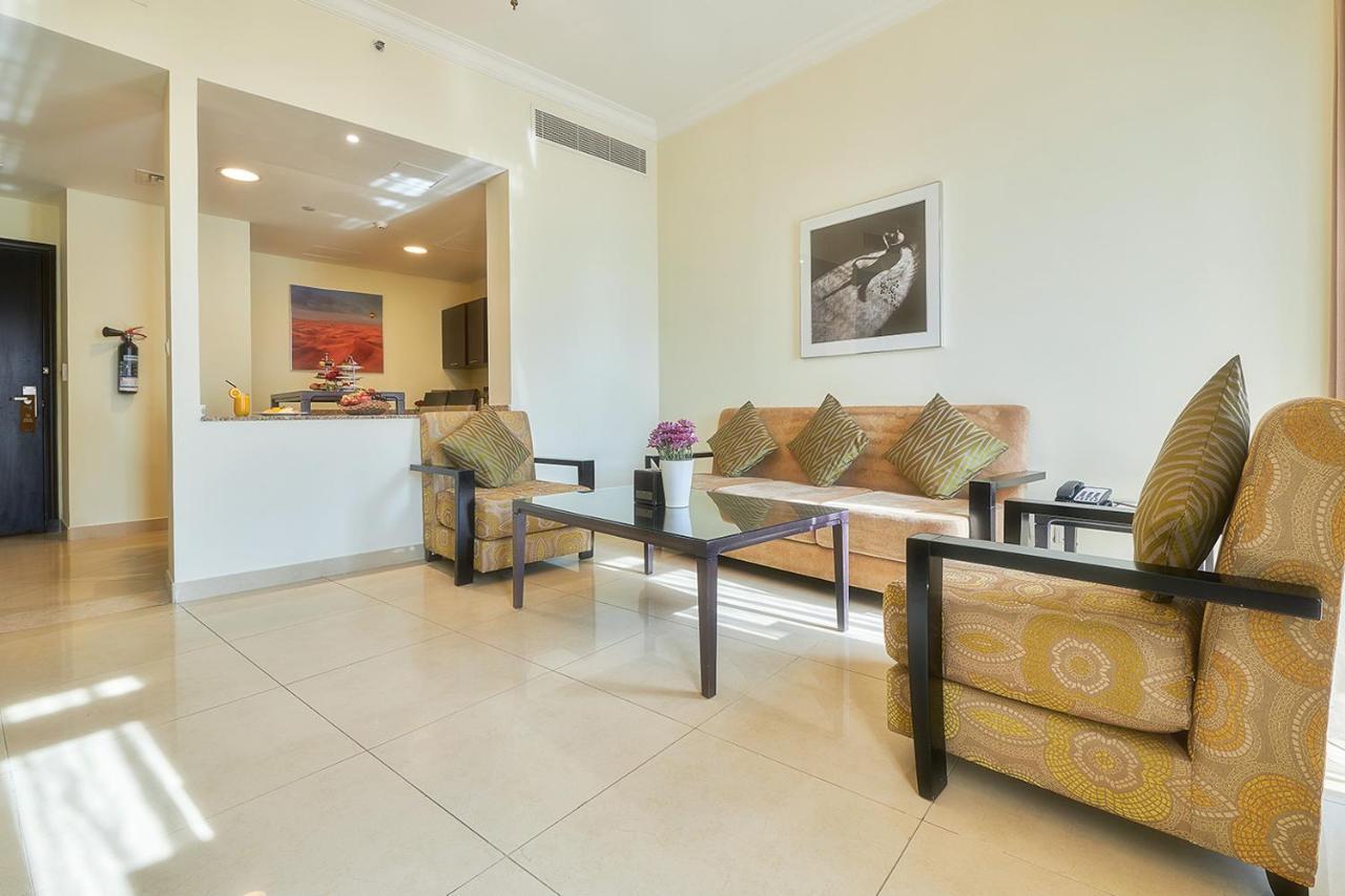 Bahi Ajman Palace Hotel Buitenkant foto Living room