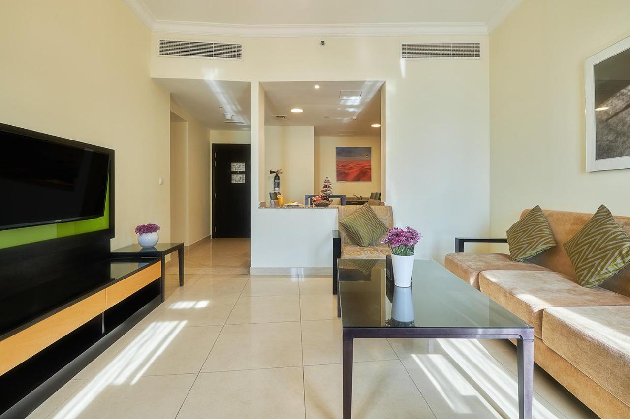 Bahi Ajman Palace Hotel Buitenkant foto Living room