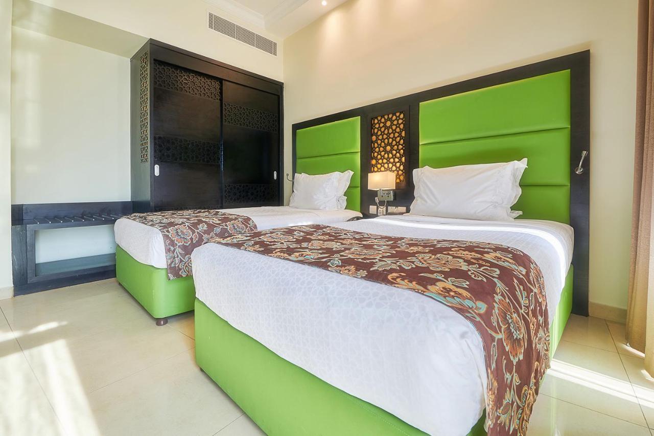 Bahi Ajman Palace Hotel Buitenkant foto Deluxe Room